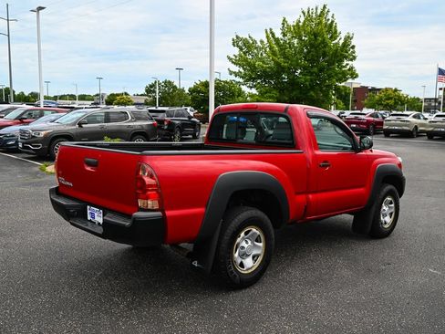 Used 2014 Toyota Tacoma 4x4 Regular Cab image 5