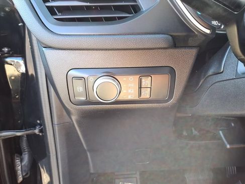 Used 2021 Ford Escape SE image 16