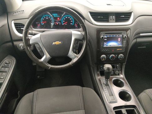 Used 2017 Chevrolet Traverse LT w/ Style and Technology Package FWD image 22