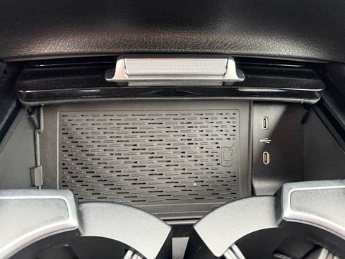 Used 2024 Mercedes-Benz GLE 450e 4MATIC image 25