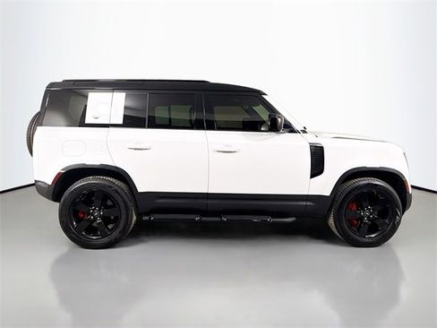 Certified 2023 Land Rover Defender 110 SE image 4