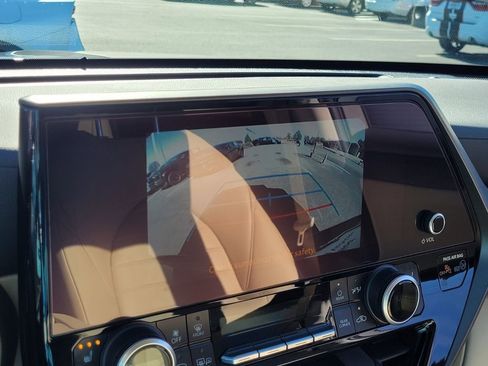 Certified 2024 Toyota Highlander XLE image 22