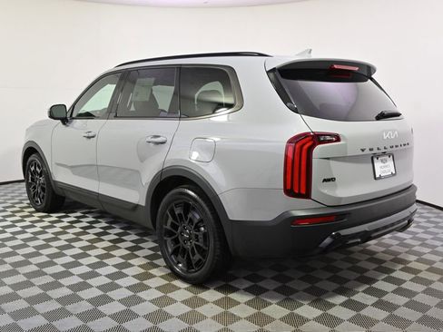Used 2022 Kia Telluride SX w/ SX Prestige Package image 3