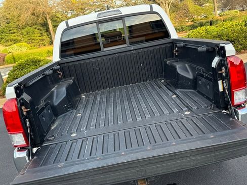 Used 2016 Toyota Tacoma SR5 w/ Towing Package image 22