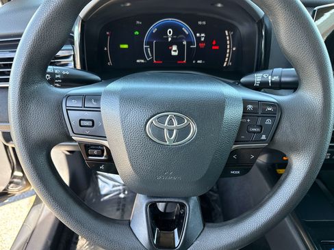 Used 2025 Toyota Camry LE FWD image 26