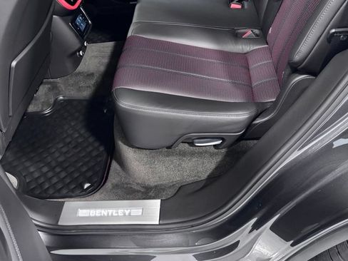 Used 2020 Bentley Bentayga AWD/4WD image 25