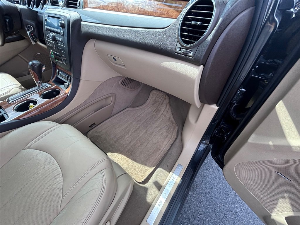 Used 2011 Buick Enclave CXL w/ Trailering Provision Package FWD image 34