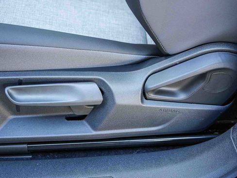 New 2026 Volkswagen ID.4 Pro image 21