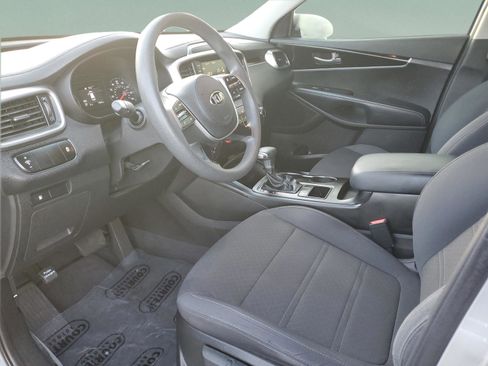 Certified 2019 Kia Sorento L image 20