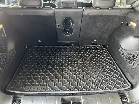 Used 2017 Jeep Renegade Trailhawk image 7