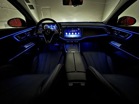 Used 2025 Mercedes-Benz E 350 4MATIC Sedan image 38