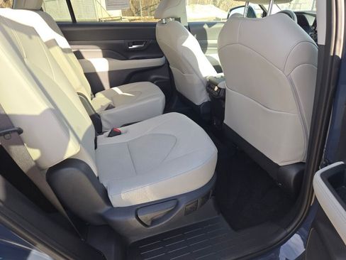 Used 2024 Toyota Grand Highlander XLE image 10