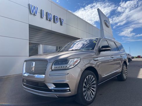 Used 2019 Lincoln Navigator Reserve image 1