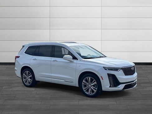 Certified 2023 Cadillac XT6 Premium Luxury w/ Technology Package image 7