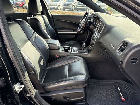 Used 2020 Dodge Charger SXT w/ Leather Interior Group image 29