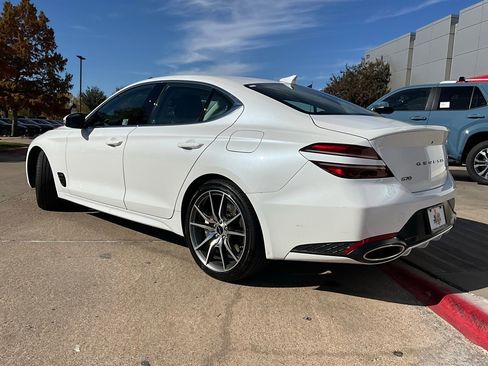 Used 2025 Genesis G70 2.5T image 8