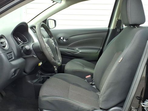 Used 2019 Nissan Versa SV FWD image 7