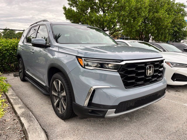 Used 2023 Honda Pilot Touring image 1