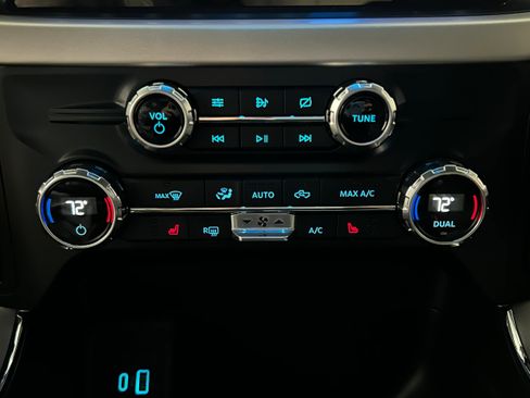 Used 2021 Ford F150 XLT w/ Equipment Group 302A High image 9