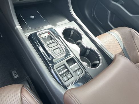 Used 2025 Honda Pilot Elite image 37