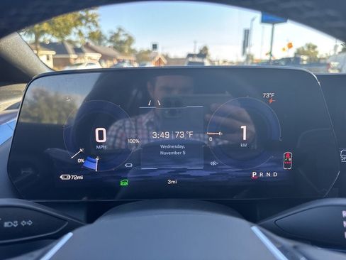 New 2026 Chevrolet Equinox EV LT image 9