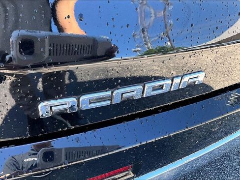 Used 2019 GMC Acadia Denali w/ Technology Package FWD image 5