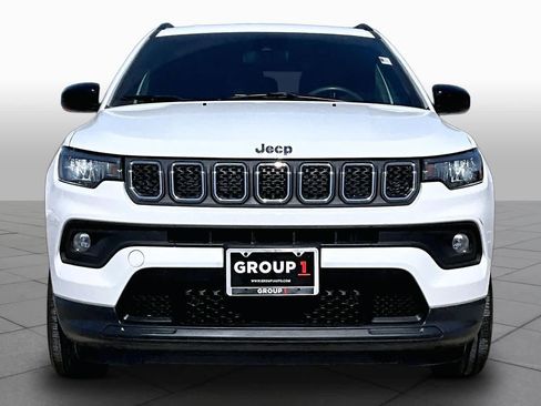 Used 2023 Jeep Compass Latitude AWD/4WD image 4