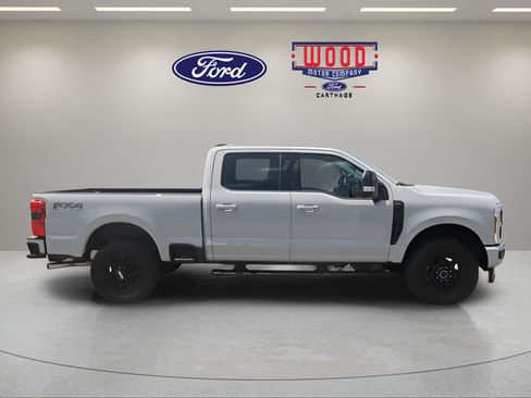 New 2026 Ford F250 Lariat w/ Black Appearance Package AWD/4WD image 2