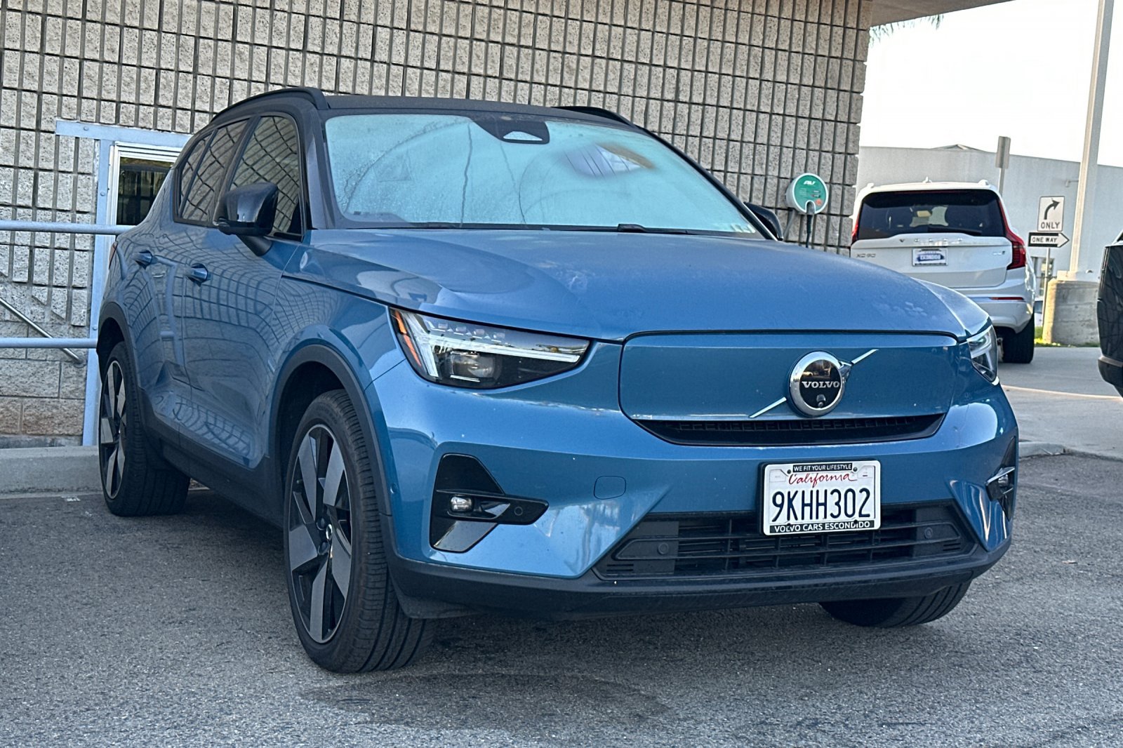 Certified 2024 Volvo XC40 Recharge Plus w/ Protection Package Premier RWD image 2