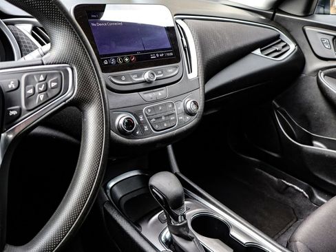 Used 2024 Chevrolet Malibu LT image 29