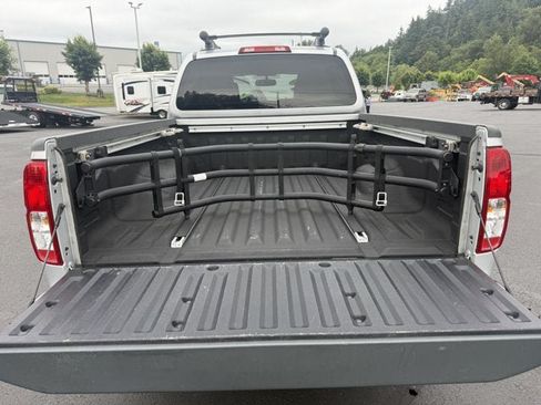 Used 2013 Nissan Frontier SL AWD/4WD image 6