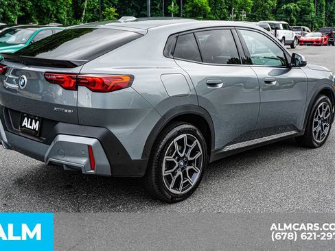 Used 2025 BMW X2 xDrive28i AWD/4WD image 5