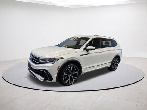 Used 2022 Volkswagen Tiguan SEL R-Line image 3