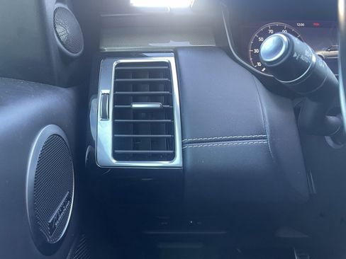 Used 2020 Land Rover Discovery HSE Luxury image 18