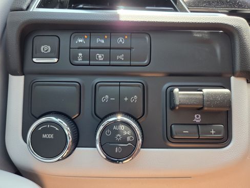 New 2026 Chevrolet Suburban Premier RWD image 14