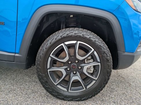 Used 2025 Jeep Compass Trailhawk w/ Trailhawk Elite Group AWD/4WD image 10