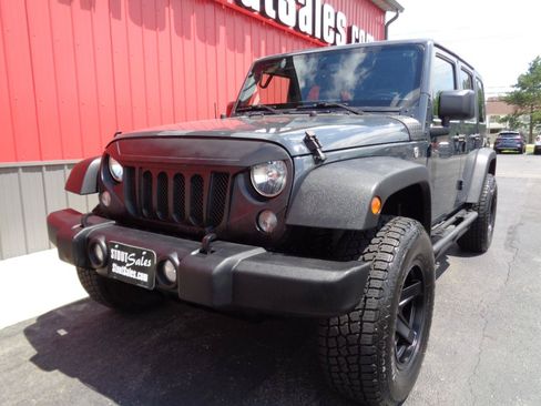 Used 2017 Jeep Wrangler Unlimited Sport w/ Quick Order Package 23S AWD/4WD image 10