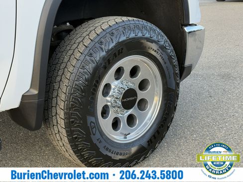 Used 2024 Chevrolet Silverado 2500 LT image 37