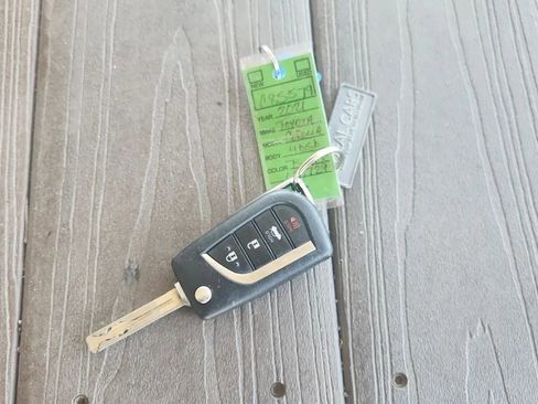 Used 2021 Toyota Corolla LE FWD image 53