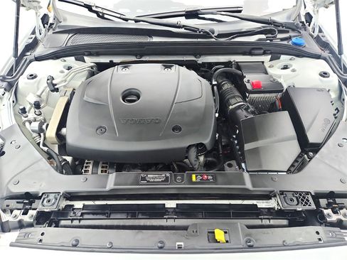 Used 2019 Volvo S60 T6 R-Design image 44