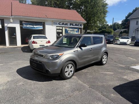 Used 2015 Kia Soul FWD image 4
