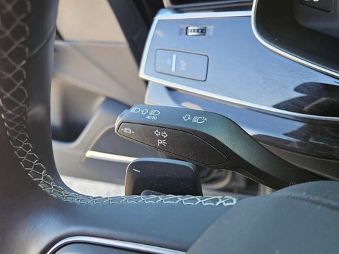 Used 2025 Audi Q7 3.0T Prestige image 14