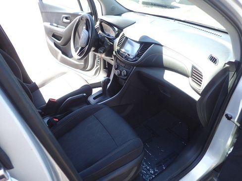 Used 2017 Chevrolet Trax LT image 13