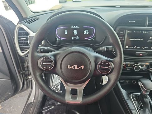 Used 2025 Kia Soul LX FWD image 13