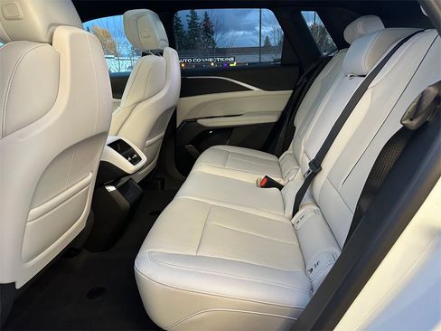 New 2026 Cadillac Lyriq Sport image 15