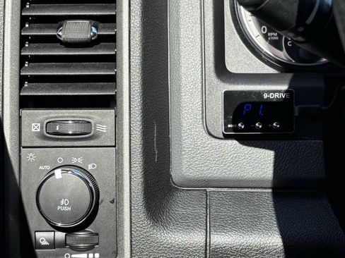 Used 2018 RAM 1500 Express AWD/4WD image 29