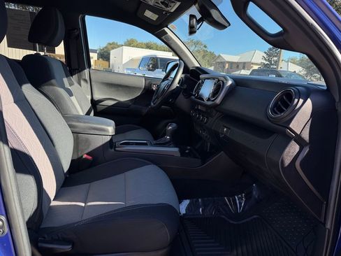 Used 2022 Toyota Tacoma TRD Off-Road image 29