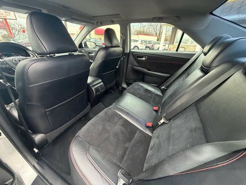 Used 2017 Toyota Camry XSE w/ Moonroof Package image 10