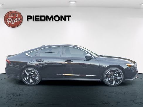 Used 2024 Honda Accord Sport image 6