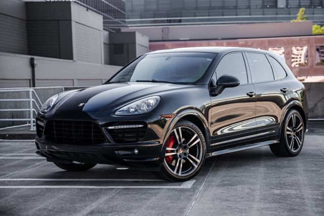 Used 2014 Porsche Cayenne GTS AWD/4WD image 5